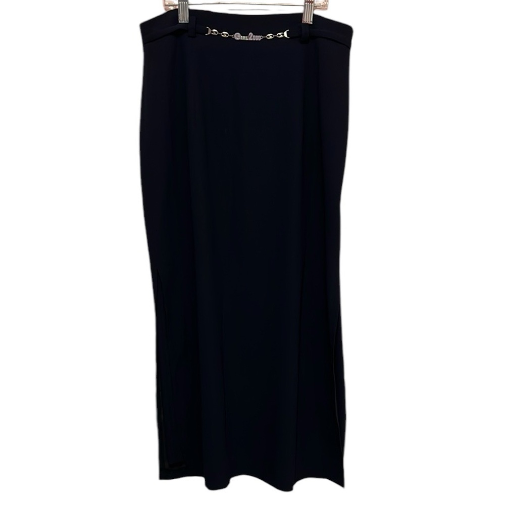 Girl 2000 Women’s Y2K Navy Midi Skirt. Size S